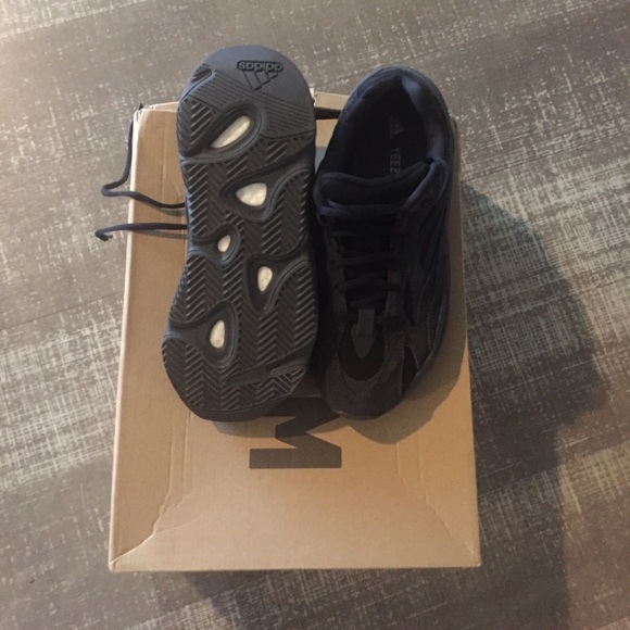 Yeezy - Picture 4 of 4